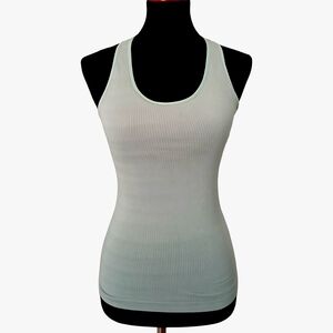Sage Green Seamless Racerback Tank Top w Bra SizeS/M NWOT Workout Running Yoga